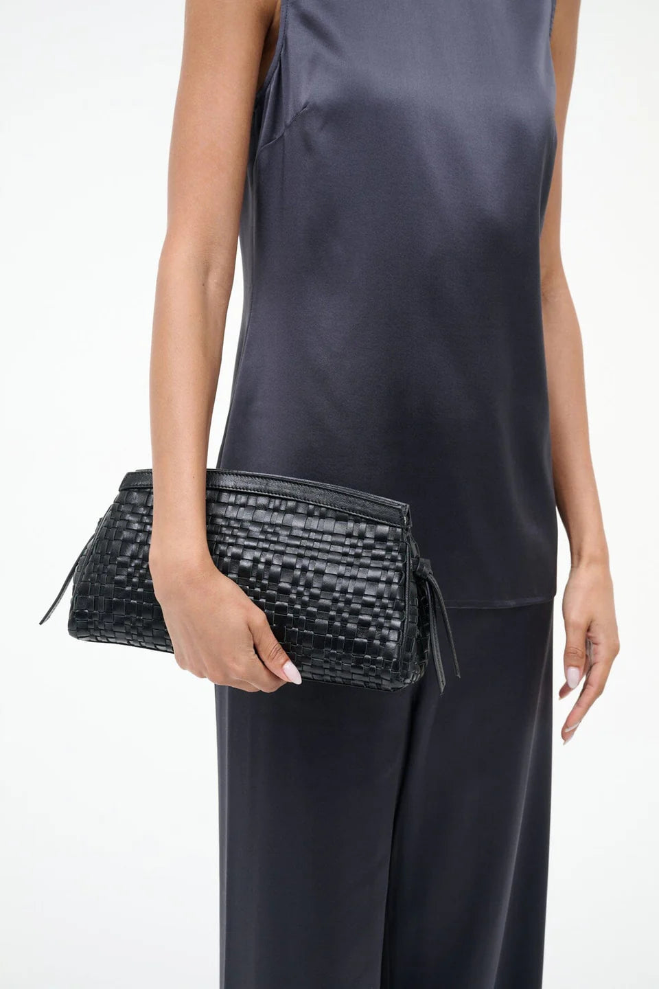 Woven Textile Knotted-Detail 2-Way Wear Convertible Clutch Purse